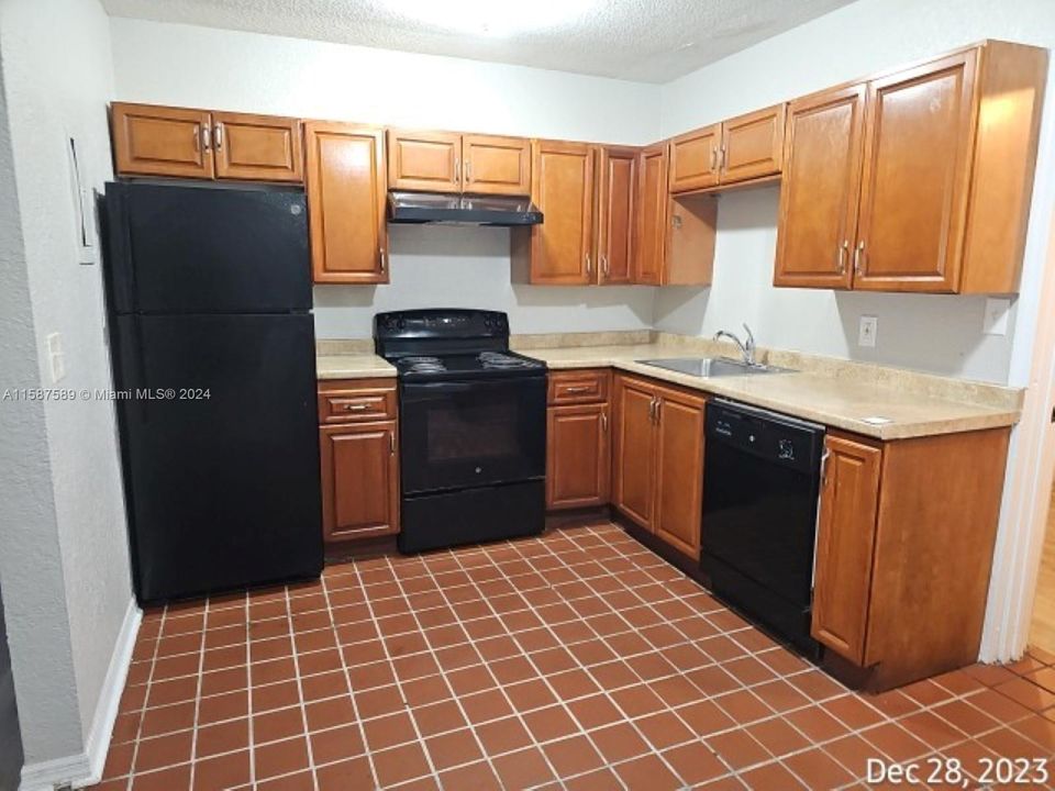 For Sale: $399,900 (3 beds, 1 baths, 1177 Square Feet)