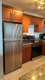 For Rent: $2,450 (1 beds, 1 baths, 950 Square Feet)