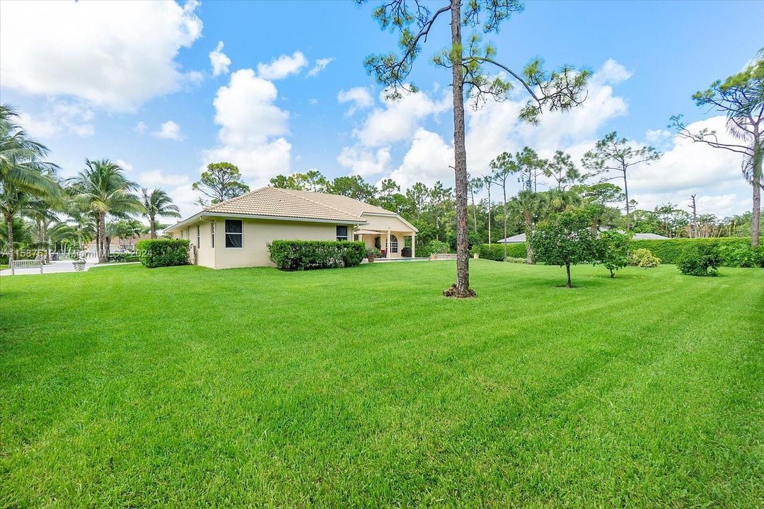 For Sale: $1,250,000 (4 beds, 2 baths, 2788 Square Feet)