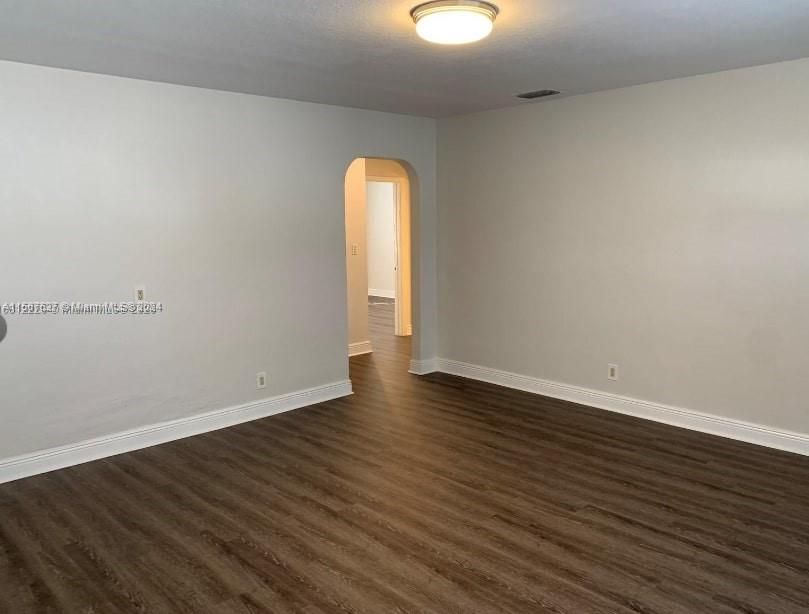 Recently Rented: $2,200 (2 beds, 1 baths, 1100 Square Feet)