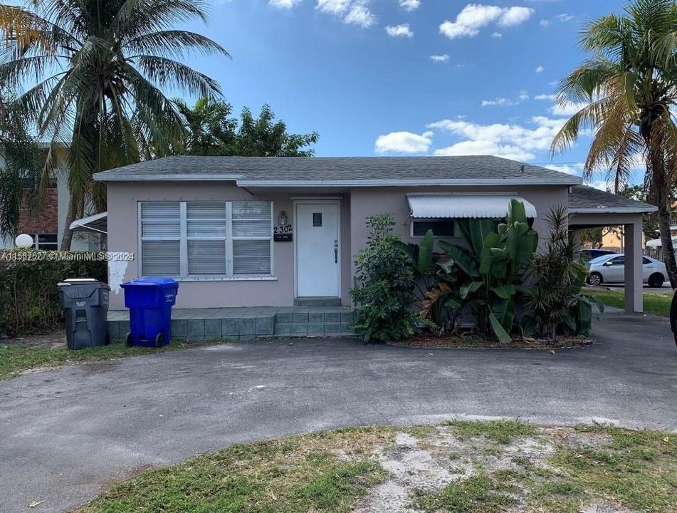 Recently Rented: $2,200 (2 beds, 1 baths, 1100 Square Feet)