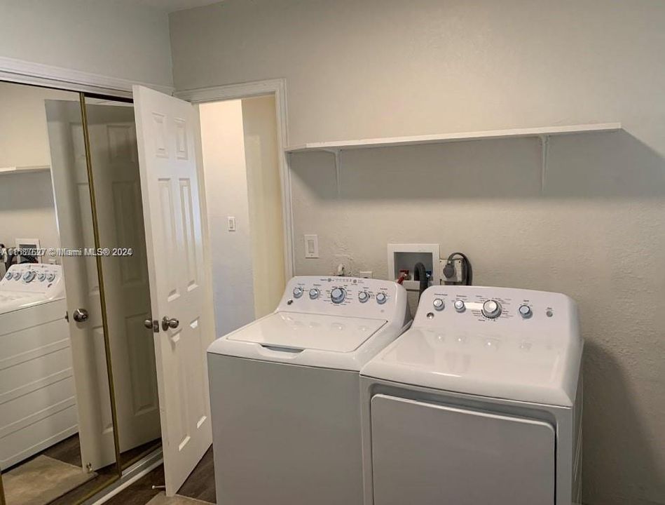 Recently Rented: $2,200 (2 beds, 1 baths, 1100 Square Feet)