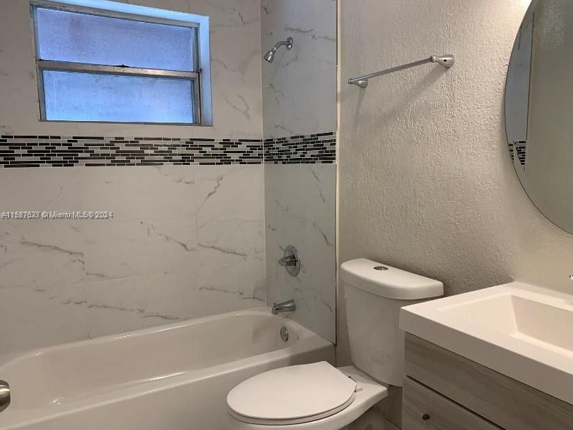 Recently Rented: $2,200 (2 beds, 1 baths, 1100 Square Feet)