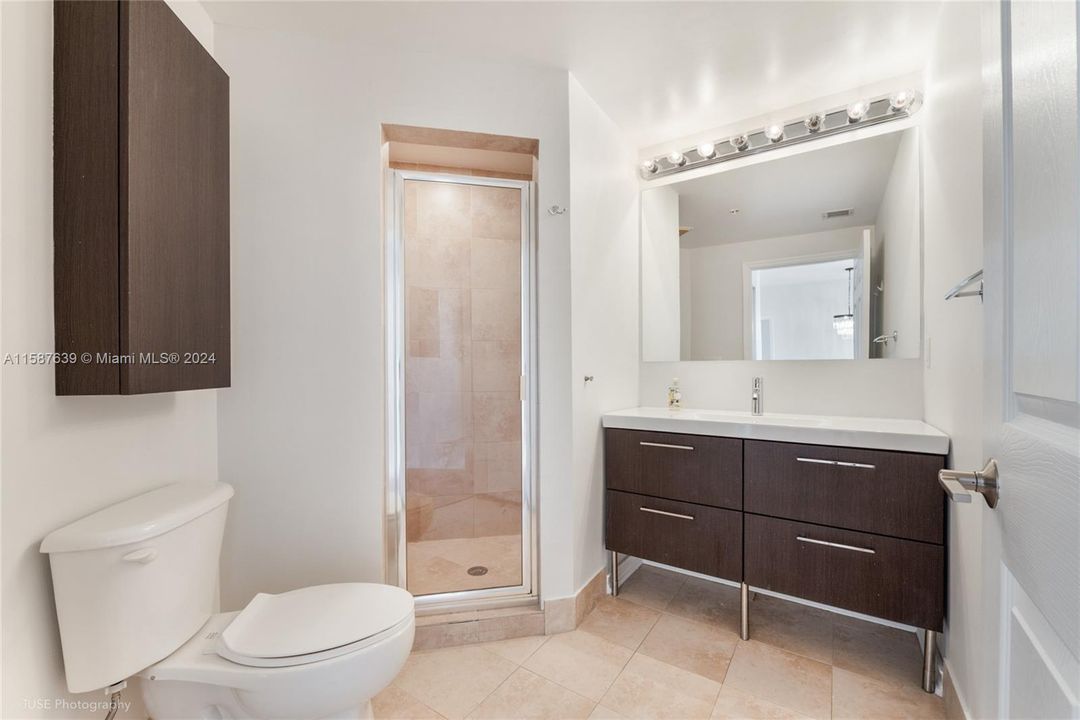 Active With Contract: $595,000 (2 beds, 2 baths, 932 Square Feet)