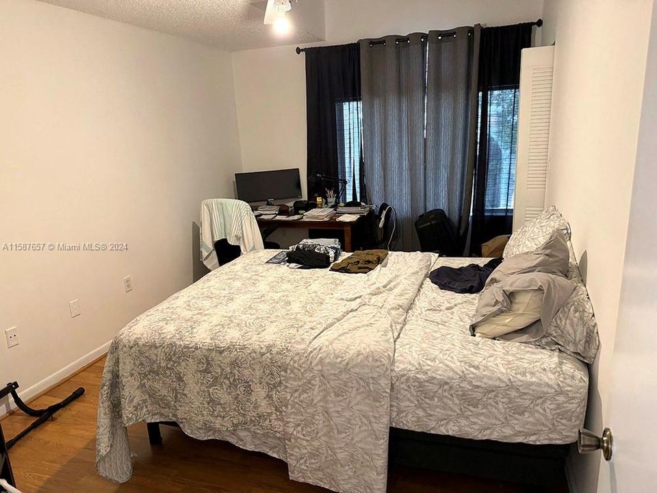 For Rent: $2,600 (2 beds, 2 baths, 926 Square Feet)