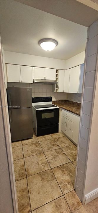 For Rent: $1,600 (1 beds, 1 baths, 720 Square Feet)