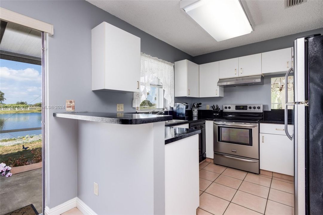 Active With Contract: $489,000 (3 beds, 2 baths, 1691 Square Feet)