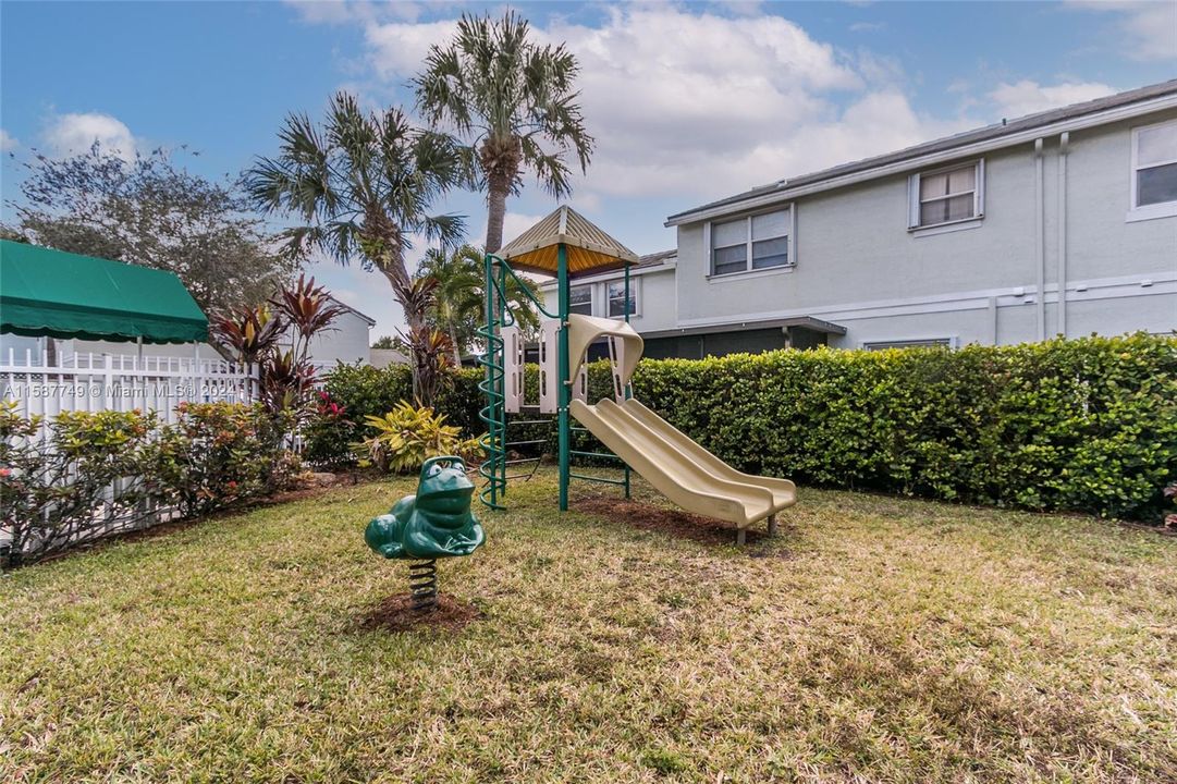 Recently Sold: $489,000 (3 beds, 2 baths, 1691 Square Feet)