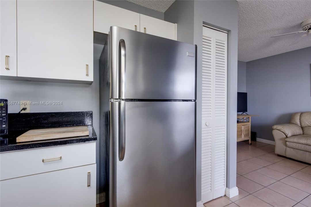 Active With Contract: $489,000 (3 beds, 2 baths, 1691 Square Feet)