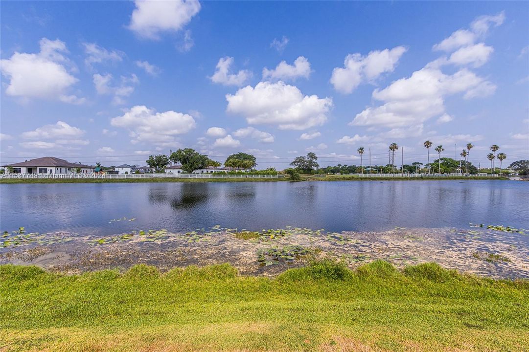 Active With Contract: $489,000 (3 beds, 2 baths, 1691 Square Feet)