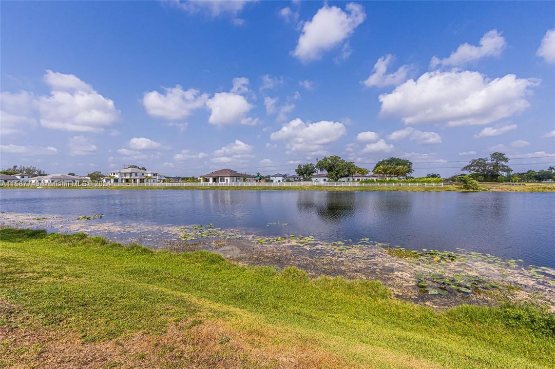 Active With Contract: $489,000 (3 beds, 2 baths, 1691 Square Feet)