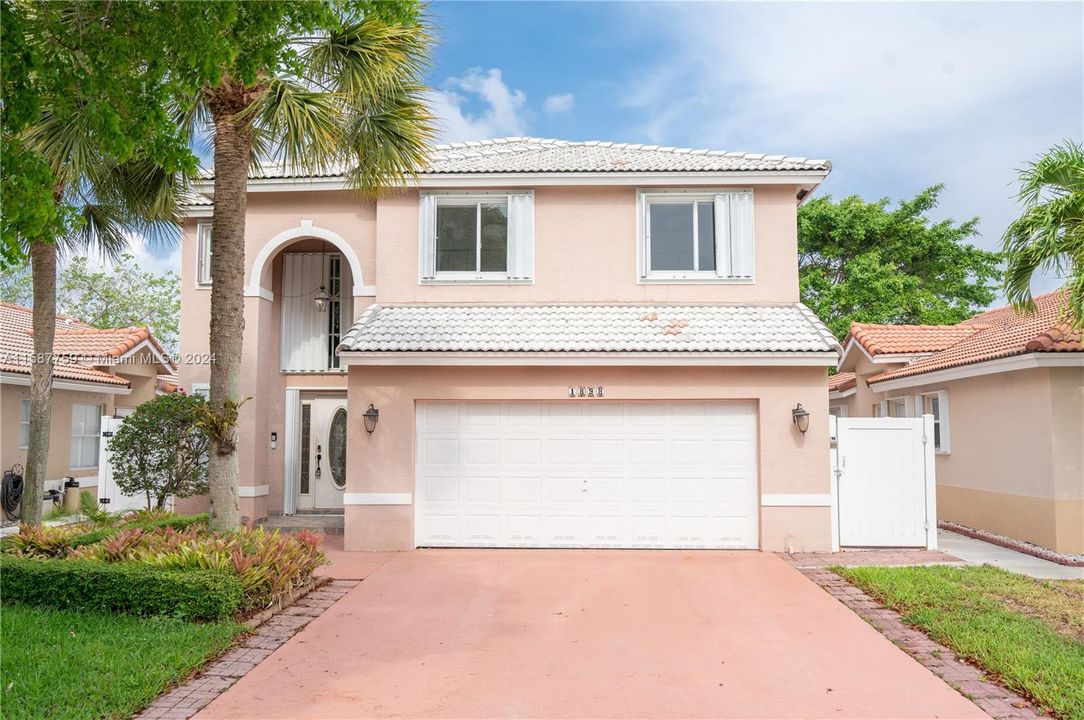 For Sale: $699,900 (5 beds, 3 baths, 2190 Square Feet)