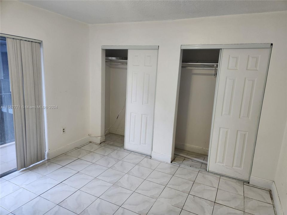 Active With Contract: $1,600 (1 beds, 1 baths, 611 Square Feet)