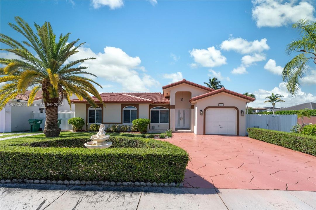 Active With Contract: $699,999 (3 beds, 2 baths, 1465 Square Feet)