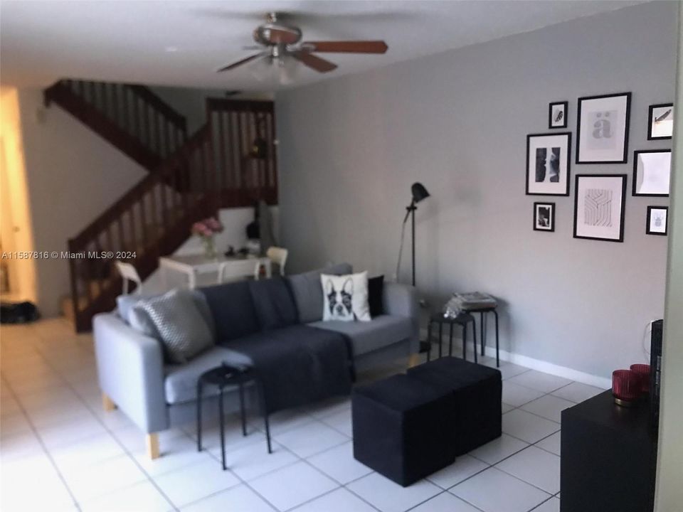 For Rent: $3,100 (3 beds, 2 baths, 1264 Square Feet)