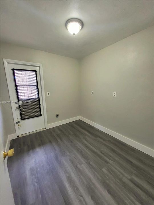 Active With Contract: $2,700 (3 beds, 2 baths, 1600 Square Feet)