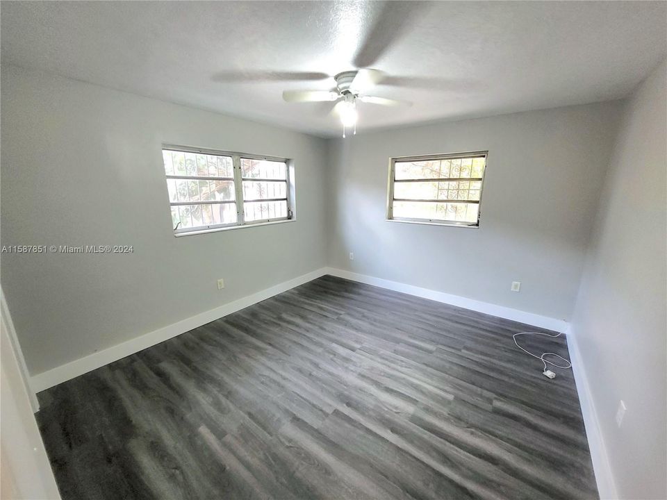 Active With Contract: $2,700 (3 beds, 2 baths, 1600 Square Feet)