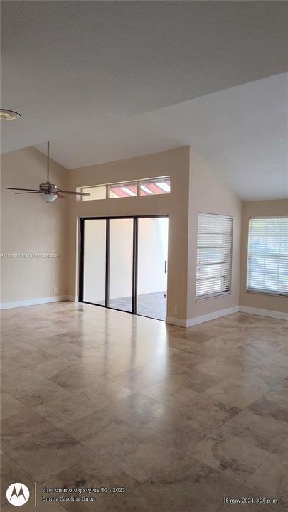 For Rent: $3,900 (3 beds, 2 baths, 1972 Square Feet)