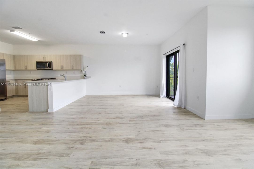 For Sale: $450,000 (3 beds, 2 baths, 1477 Square Feet)