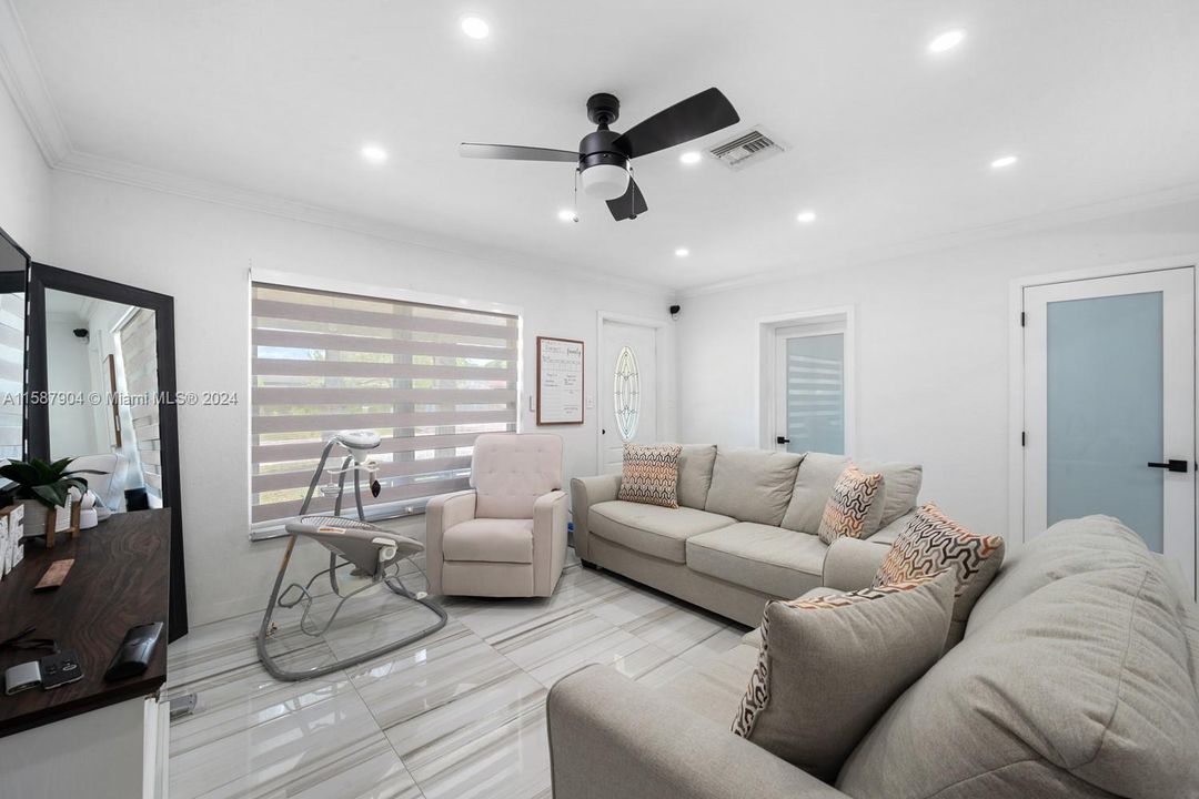 Active With Contract: $600,000 (4 beds, 3 baths, 1514 Square Feet)