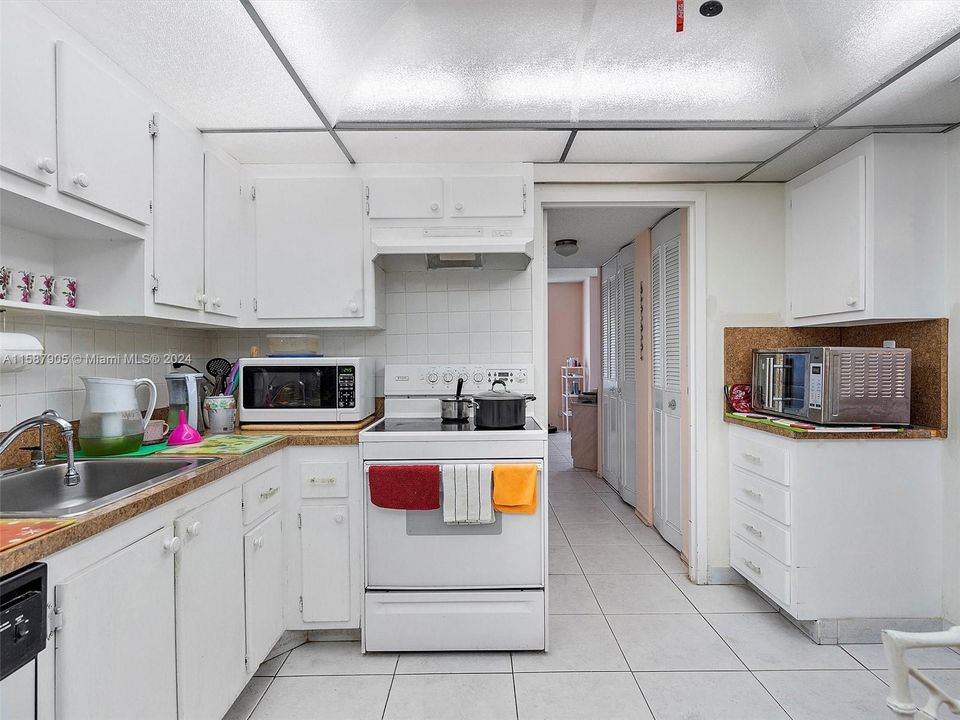 For Sale: $339,000 (2 beds, 2 baths, 1233 Square Feet)