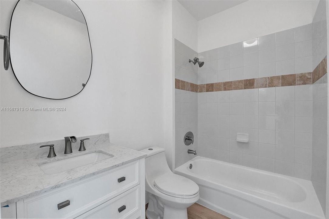 Recently Rented: $2,700 (1 beds, 1 baths, 887 Square Feet)