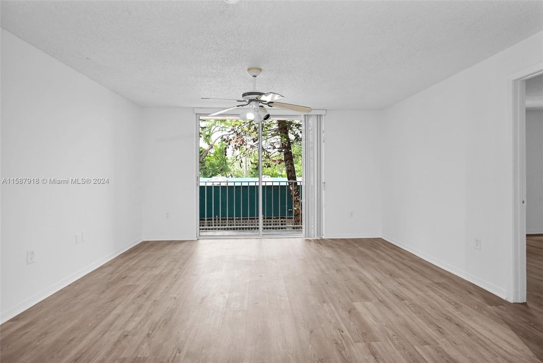Recently Rented: $2,400 (2 beds, 2 baths, 899 Square Feet)