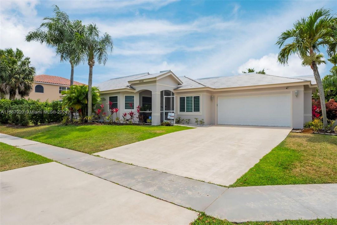 Active With Contract: $4,400 (3 beds, 2 baths, 1927 Square Feet)