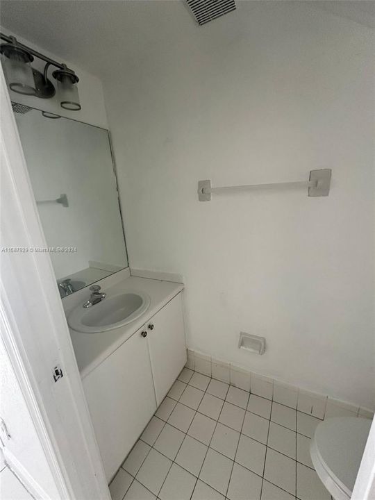 For Rent: $2,900 (3 beds, 2 baths, 1450 Square Feet)