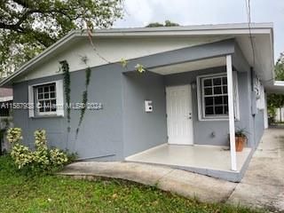 Recently Rented: $3,500 (3 beds, 2 baths, 1228 Square Feet)