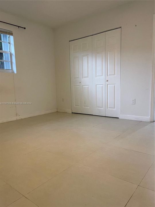 Recently Rented: $3,500 (3 beds, 2 baths, 1228 Square Feet)