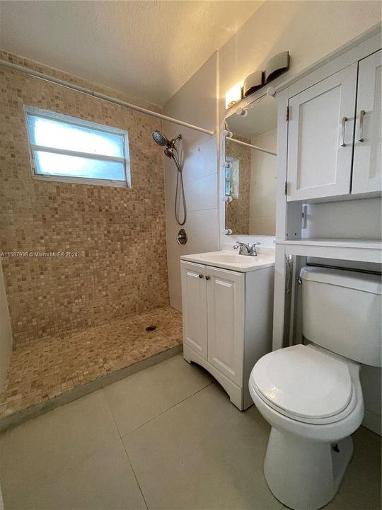 Recently Rented: $3,500 (3 beds, 2 baths, 1228 Square Feet)