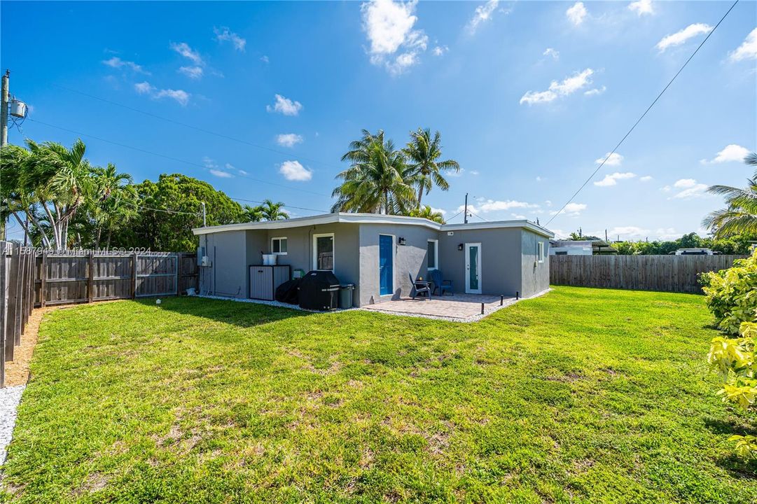 Recently Sold: $755,000 (3 beds, 2 baths, 1227 Square Feet)