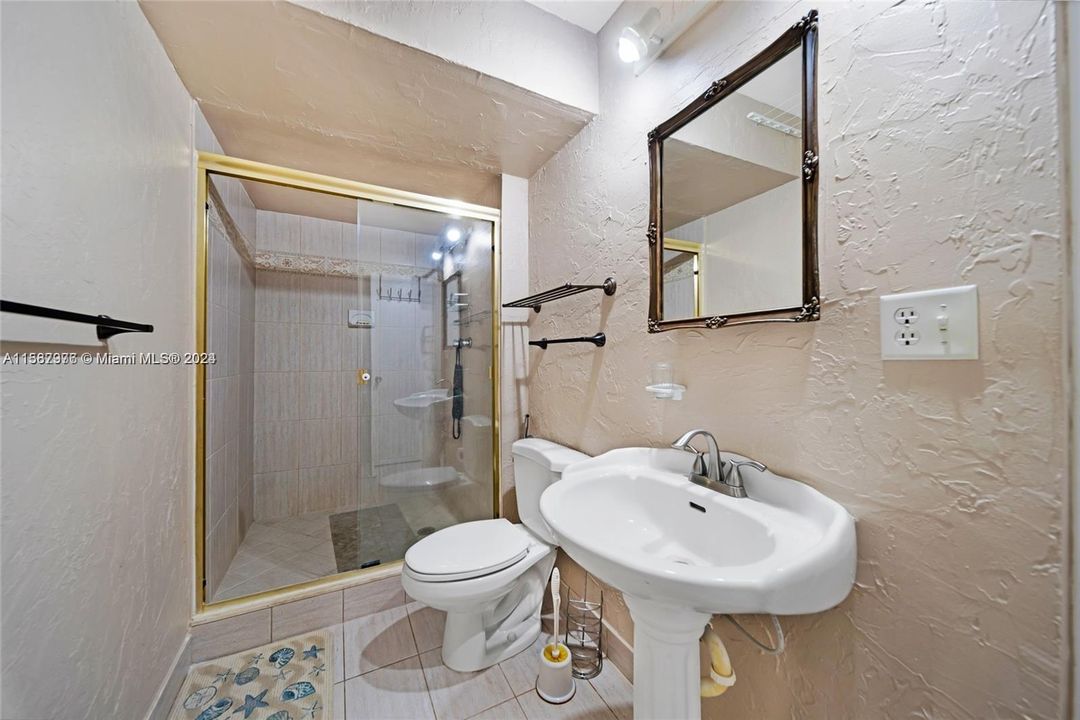 最近租的: $2,500 (2 贝兹, 2 浴室, 1218 平方英尺)