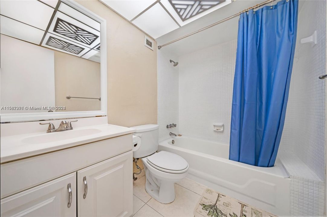 最近租的: $2,500 (2 贝兹, 2 浴室, 1218 平方英尺)