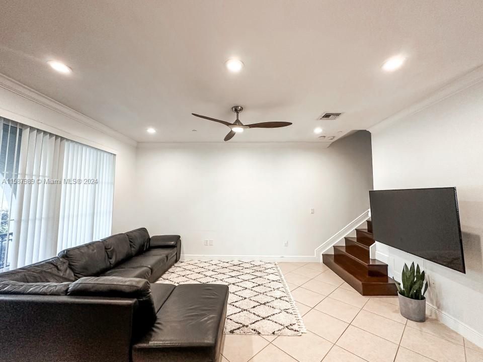 Active With Contract: $640,000 (4 beds, 2 baths, 1392 Square Feet)