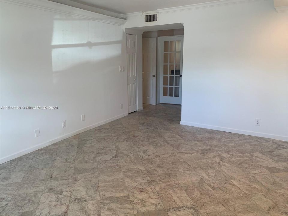 For Sale: $229,900 (2 beds, 2 baths, 950 Square Feet)