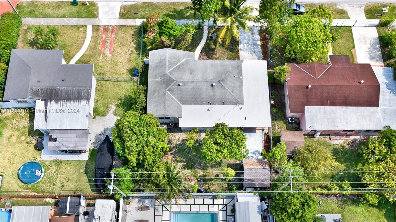 For Sale: $599,000 (4 beds, 2 baths, 1954 Square Feet)