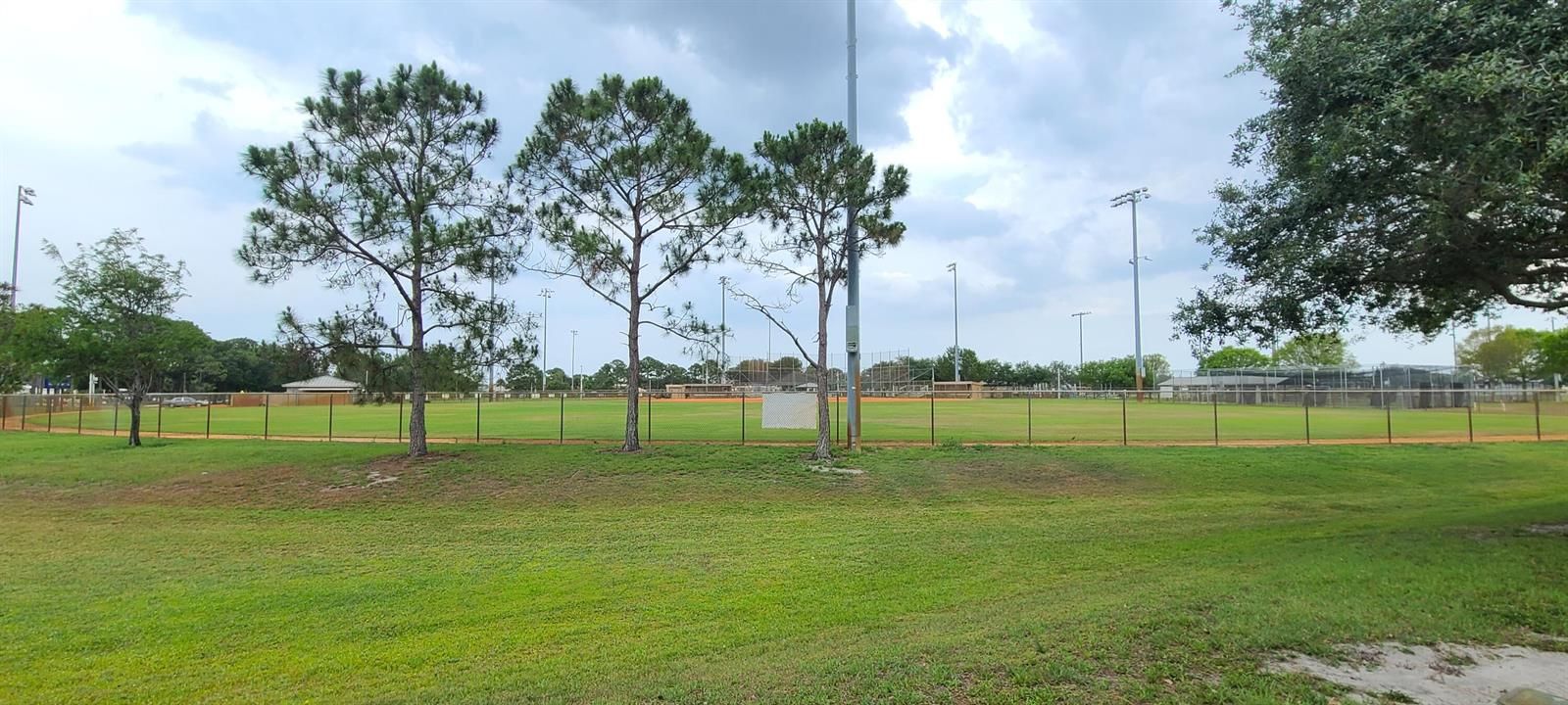 Activo con contrato: $140,000 (0.23 acres)