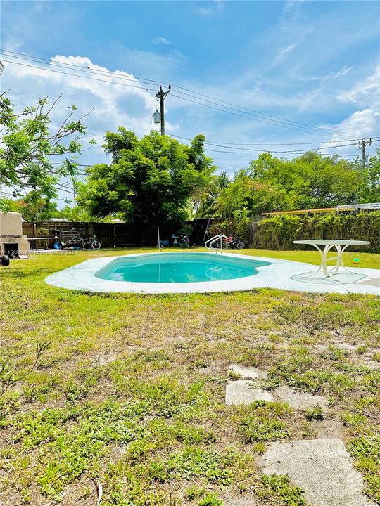 En Venta: $539,990 (4 camas, 1 baños, 1227 Pies cuadrados)