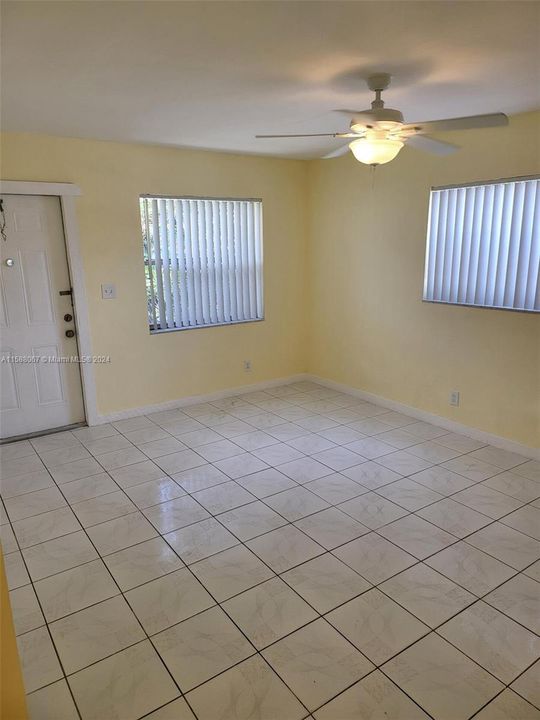 Recently Rented: $1,400 (1 beds, 1 baths, 0 Square Feet)