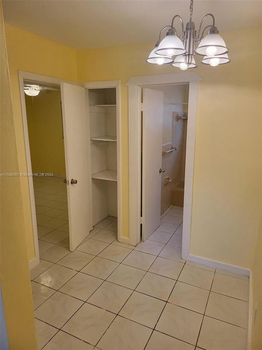 Recently Rented: $1,400 (1 beds, 1 baths, 0 Square Feet)