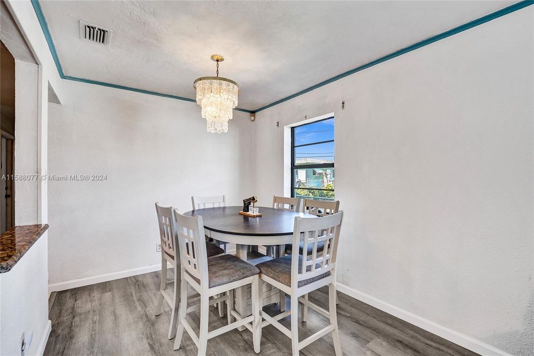 Active With Contract: $495,000 (3 beds, 2 baths, 1576 Square Feet)