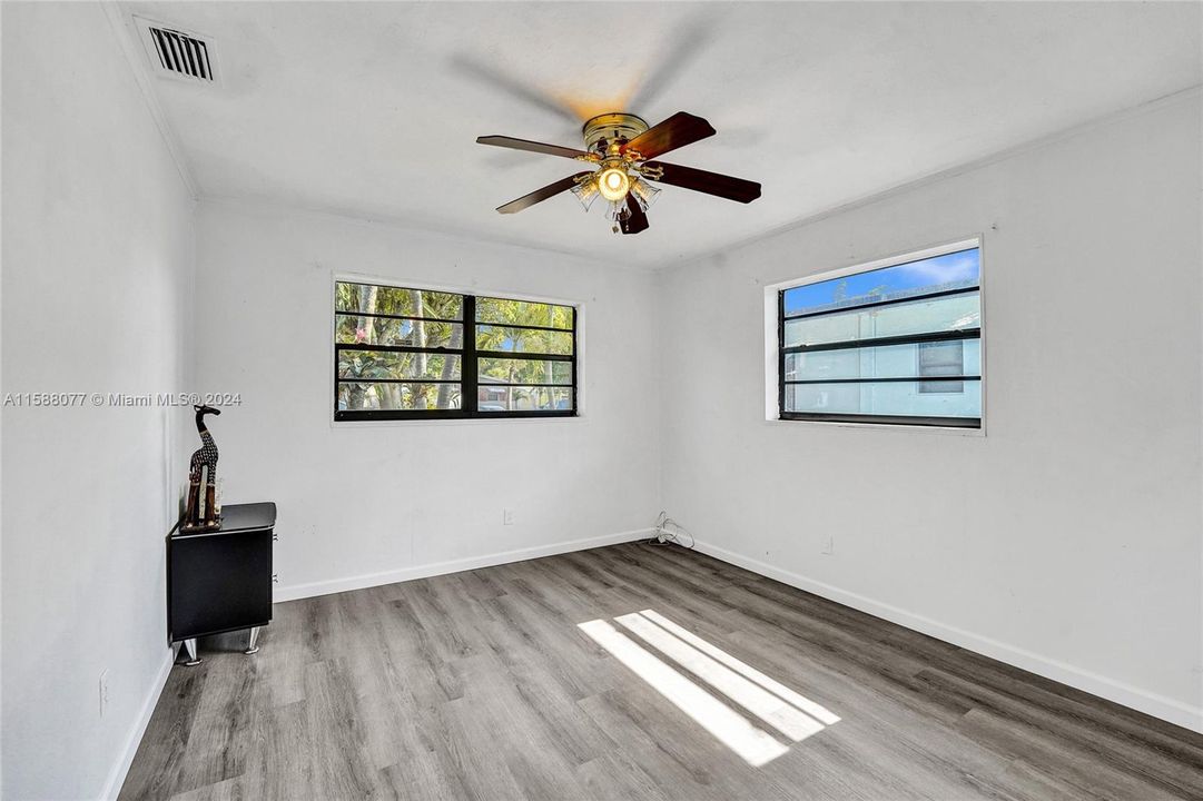 Active With Contract: $495,000 (3 beds, 2 baths, 1576 Square Feet)