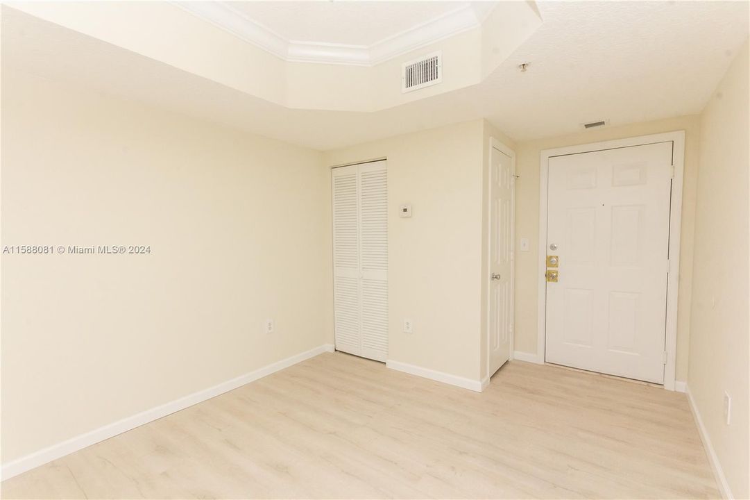 For Rent: $2,500 (2 beds, 2 baths, 1130 Square Feet)