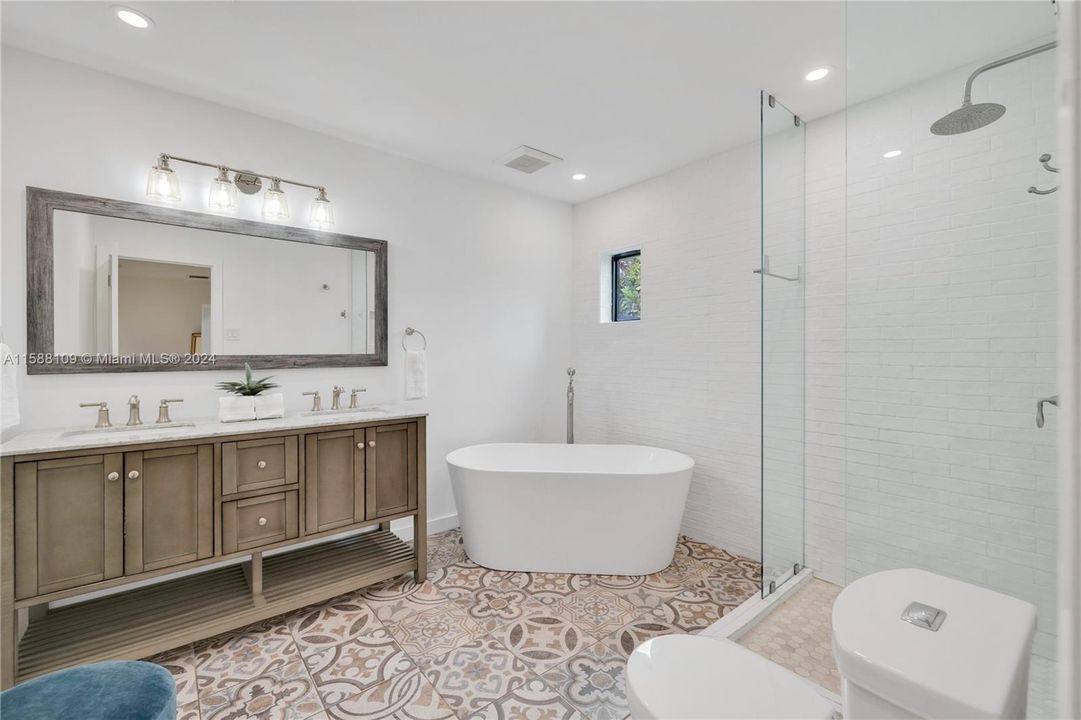 Recently Sold: $1,175,000 (3 beds, 3 baths, 2191 Square Feet)