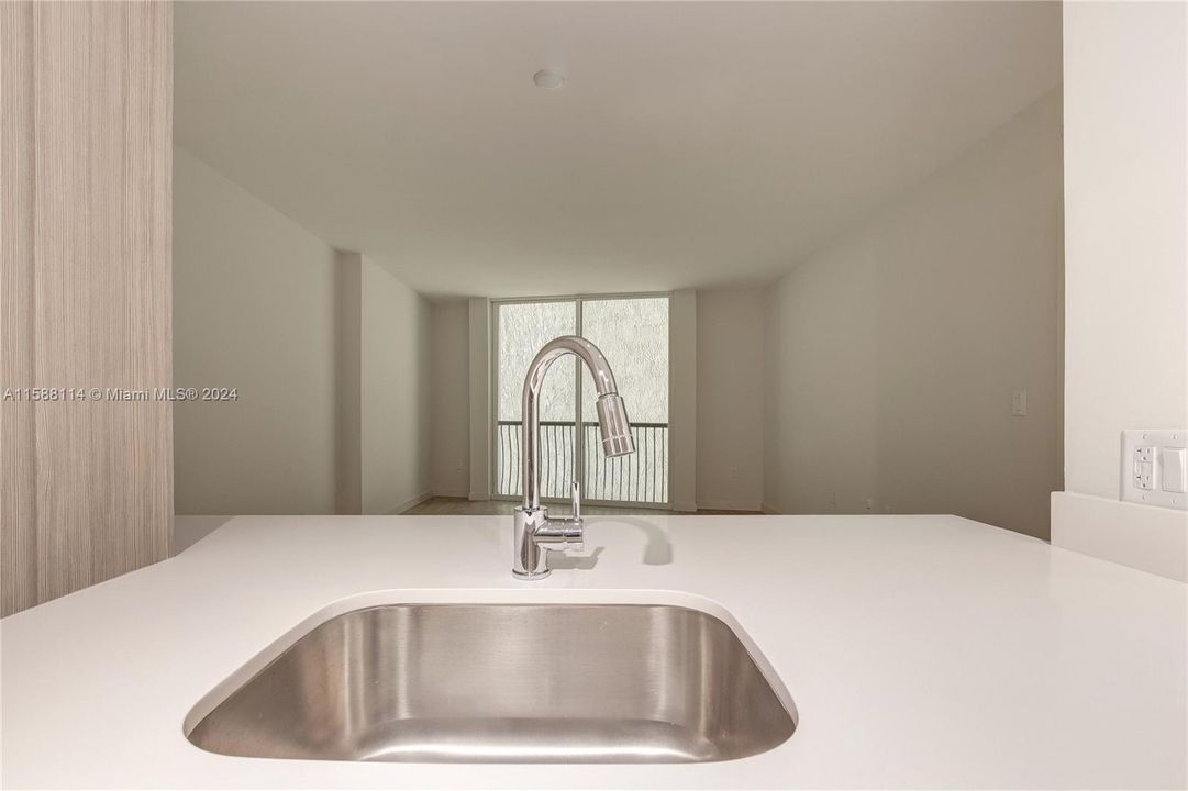 For Rent: $2,534 (1 beds, 1 baths, 708 Square Feet)