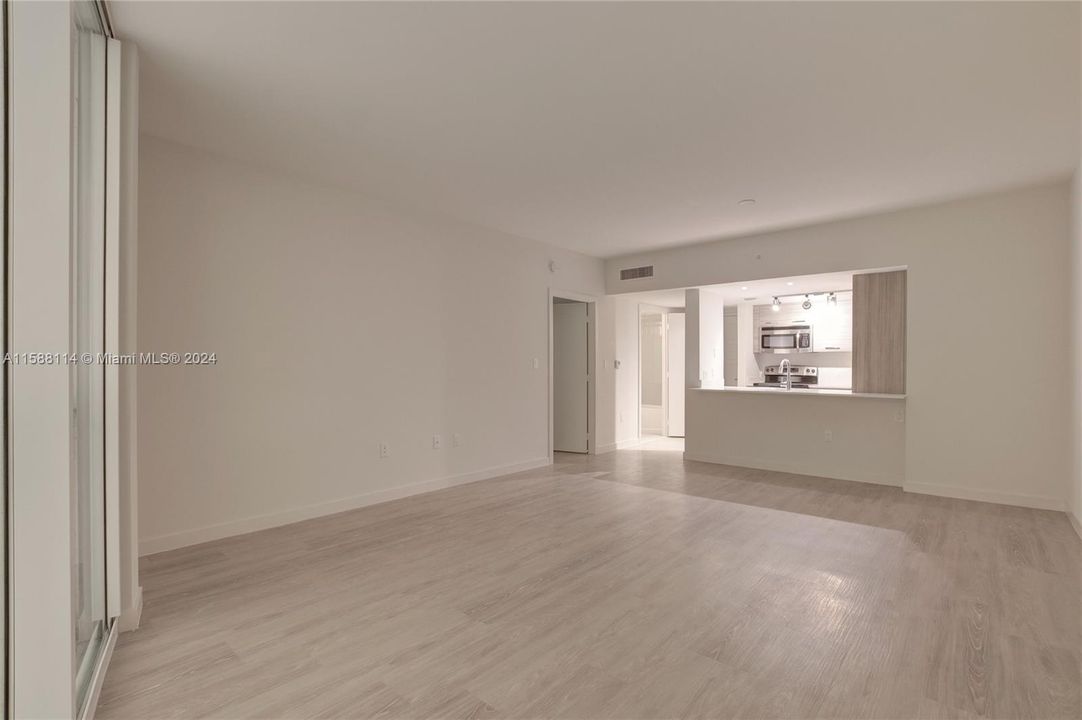 For Rent: $2,534 (1 beds, 1 baths, 708 Square Feet)