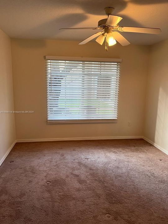 For Sale: $200,000 (1 beds, 1 baths, 760 Square Feet)