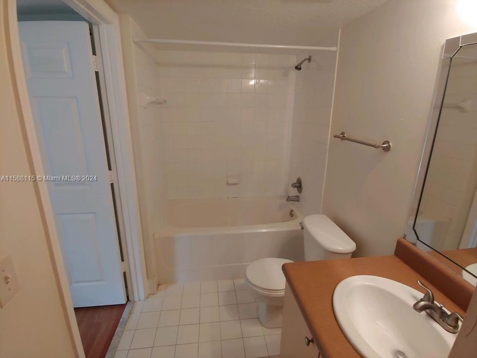 For Sale: $190,000 (1 beds, 1 baths, 760 Square Feet)